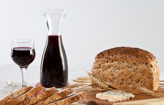 Българинът е изял 78 кг хляб и е изпил 30 л алкохол през 2021 г.